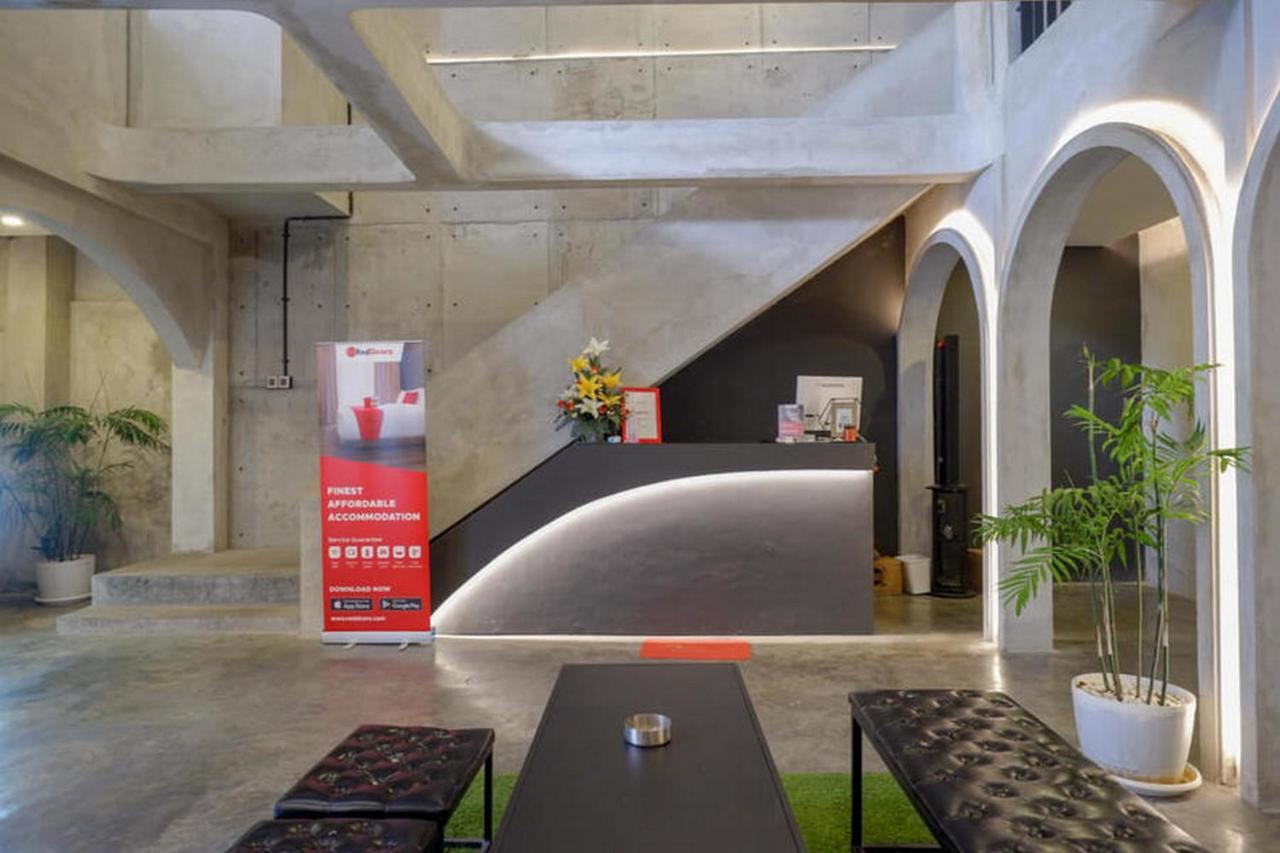 Reddoorz Plus Near Kawasan Sam Poo Kong Semarang Exteriör bild