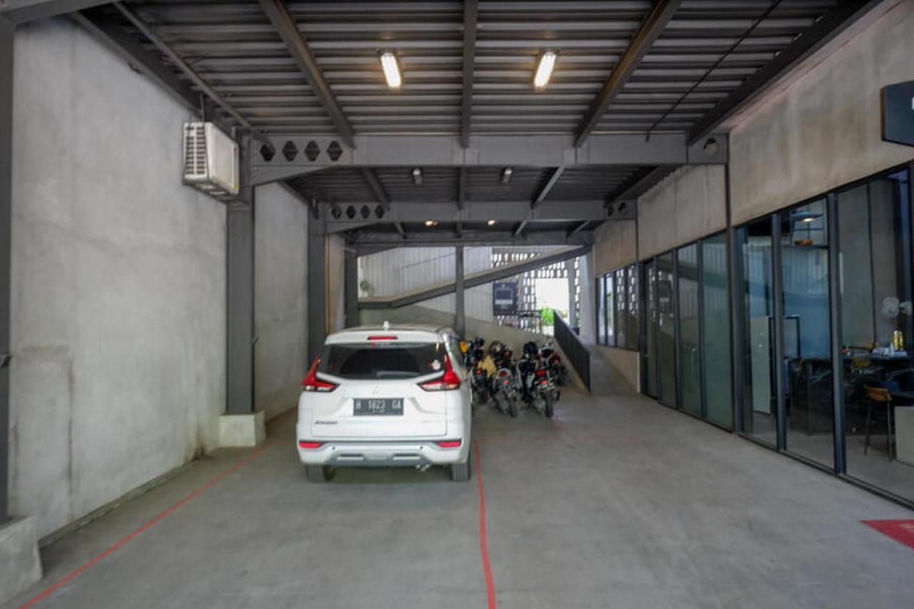 Reddoorz Plus Near Kawasan Sam Poo Kong Semarang Exteriör bild