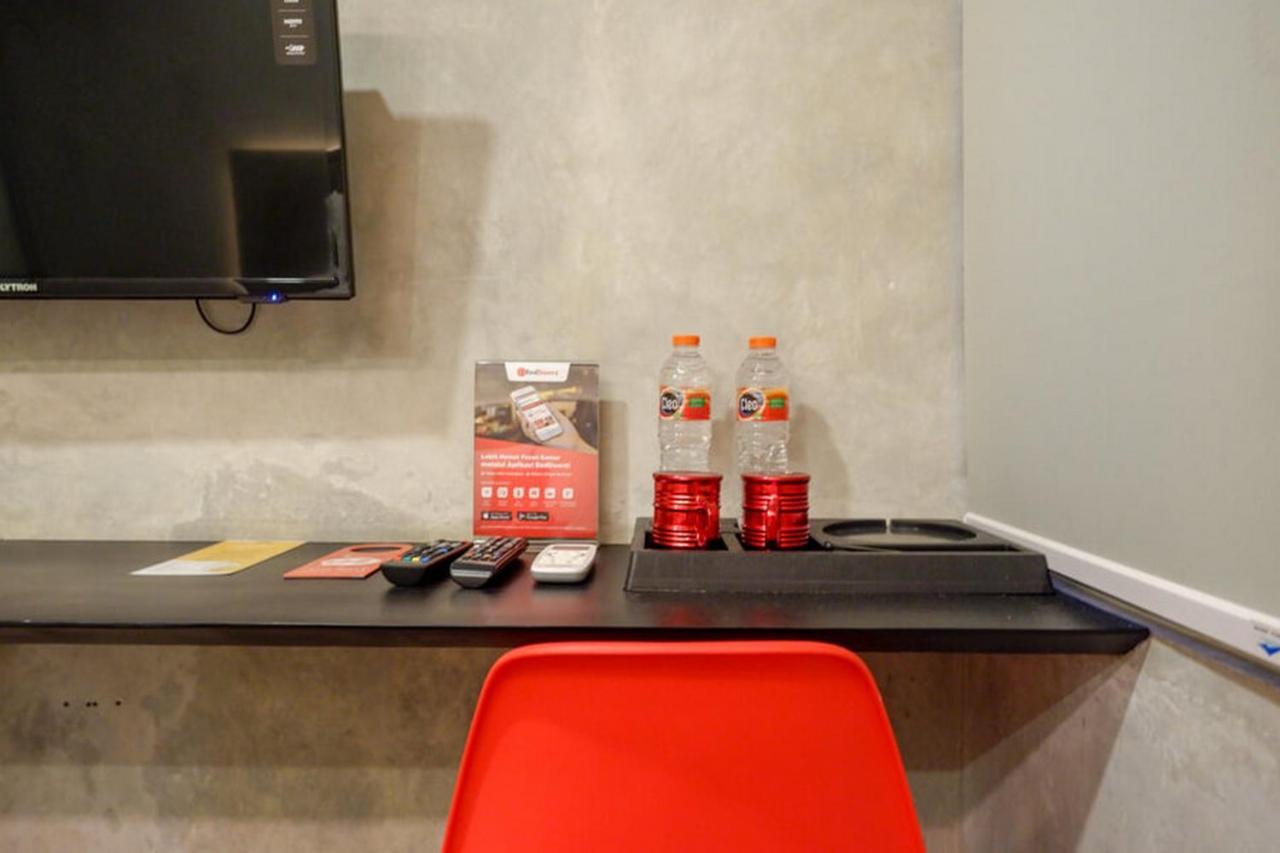 Reddoorz Plus Near Kawasan Sam Poo Kong Semarang Exteriör bild