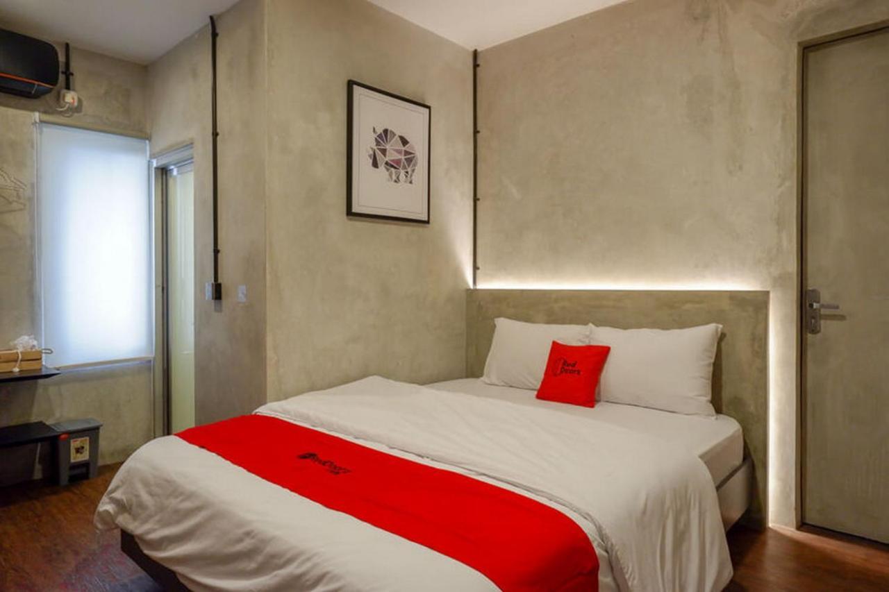 Reddoorz Plus Near Kawasan Sam Poo Kong Semarang Exteriör bild