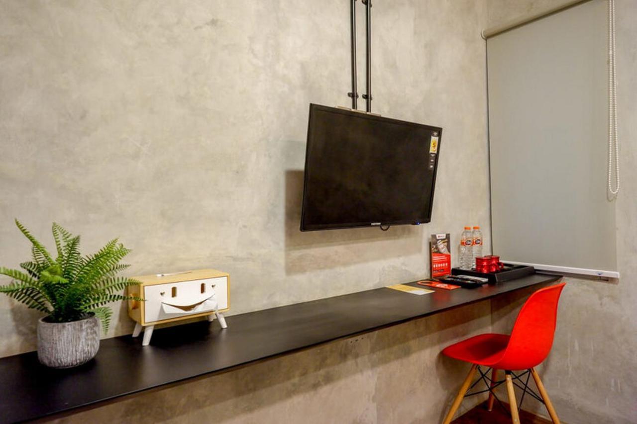 Reddoorz Plus Near Kawasan Sam Poo Kong Semarang Exteriör bild