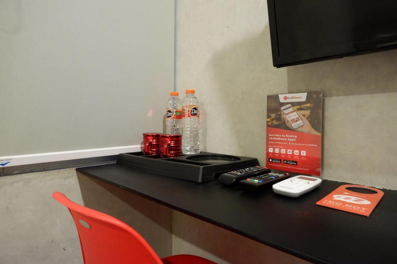 Reddoorz Plus Near Kawasan Sam Poo Kong Semarang Exteriör bild