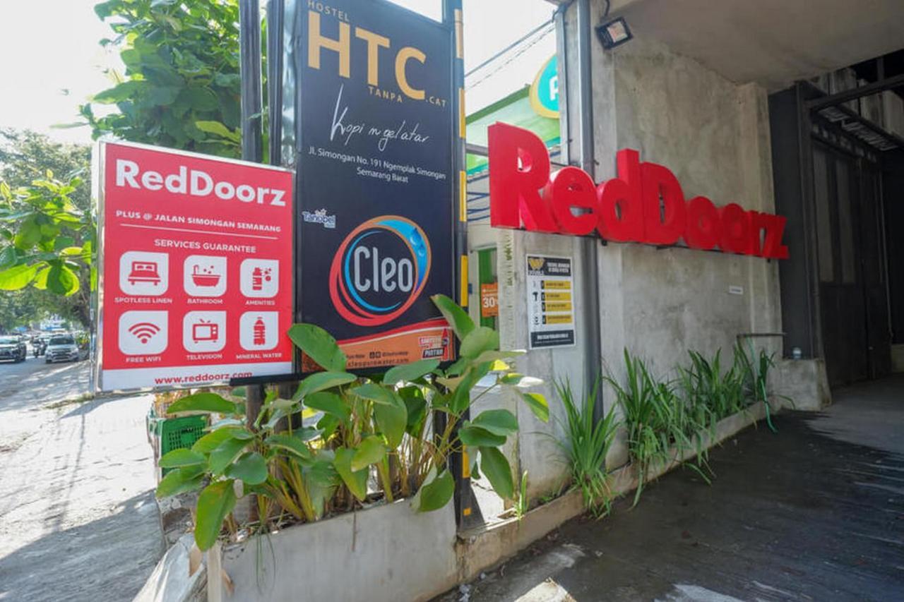 Reddoorz Plus Near Kawasan Sam Poo Kong Semarang Exteriör bild
